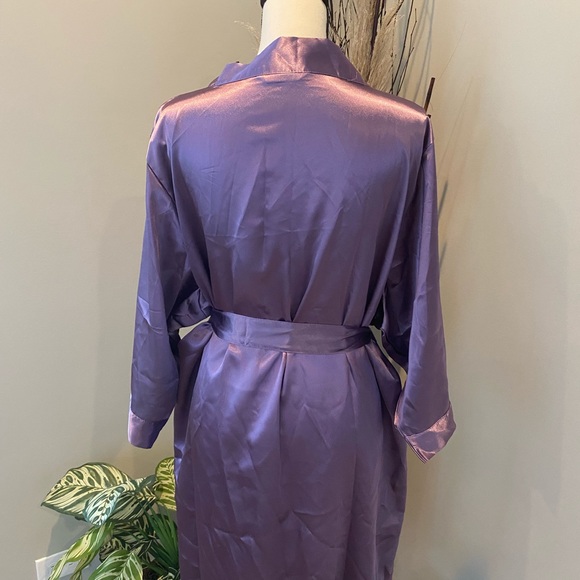✨Cathy's Concepts(NWT)Purple Satin Robe Size L/XL✨ - Picture 3 of 4